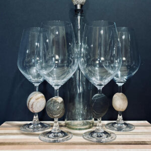 rock wine glasses and stopper